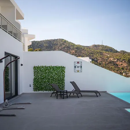Carpe Diem - Infinity Pool And Stunning Sea View