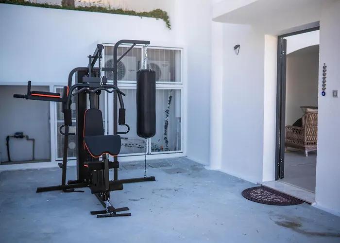 Homes Cyprus Mup 别墅 *