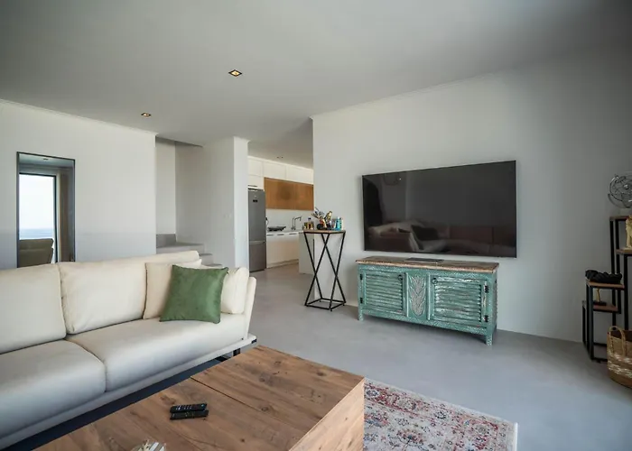 Homes Cyprus Mup 别墅 *